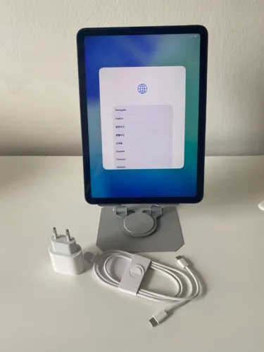 Apple iPad Air 5a Geração M1 (10,9") 64GB (Wi-Fi)