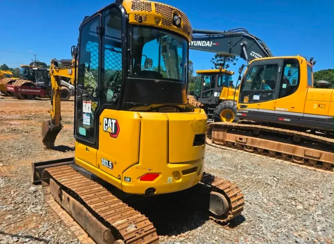 Mini escavadeira caterpillar 303.5 ano 2021