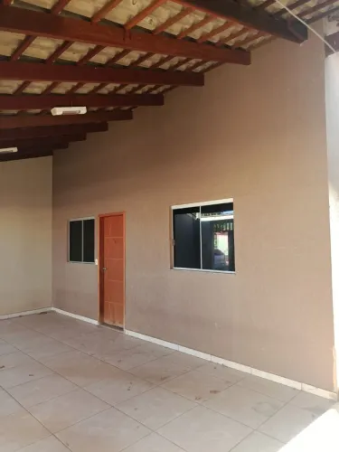CASA NO CENTRO DE GUAPO