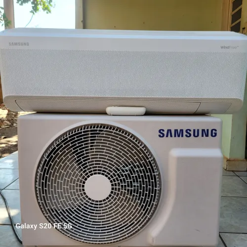 JÁ INSTALADO AR 12 MIL BTUS INVERTER