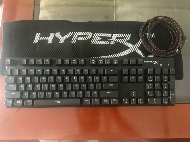Teclado Gamer Mecânico HyperX Alloy FPS Red- HX-KB1RD1-NA/A4*