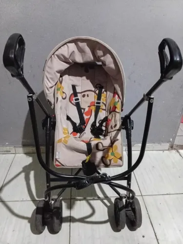 Carrinho de Bebê usado