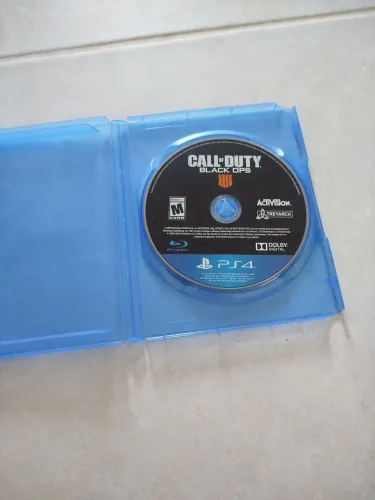 3 jogos de ps4 por R$180
