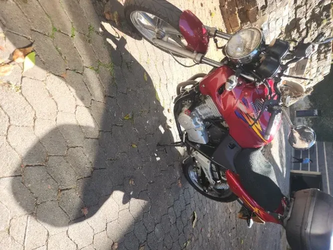 Honda CB 500 Ano 2000 com apenas 41.100 km, apenas 2 donos