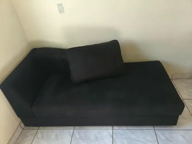 Chaise Longue Preto com Almofada