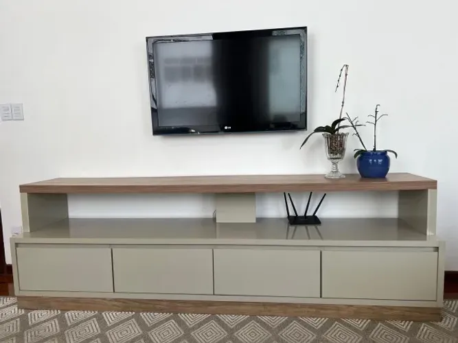 Rack para TV com 4 Gavetas