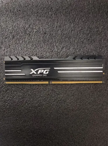 Memória RAM XPG Gammix D10 DDR4 16GB 3200MHz CL16