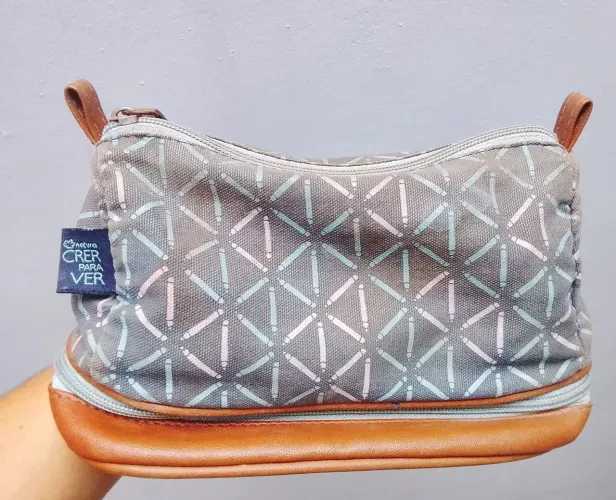 Vendo necessaire da natura com 2 repartições por $35,00. Dependendo do bairro entrego