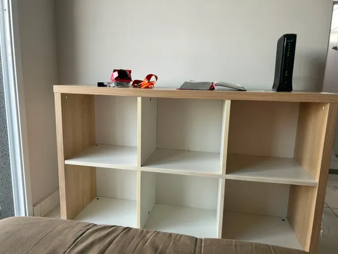 Estante Organizadora Baixa com 6 Nichos (Madeira e Branco)