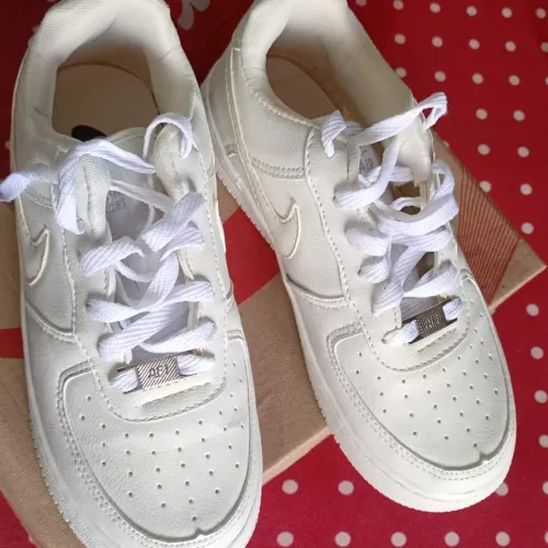 Tênis branco feminino