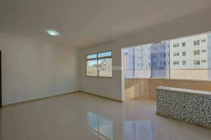 Apartamento à venda no bairro Grajaú