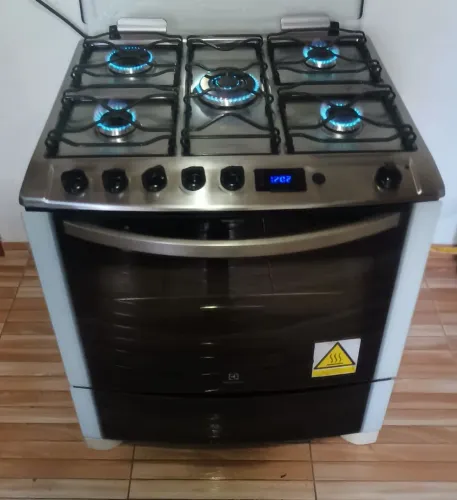 FOGÃO ELECTROLUX 5 BOCAS COM GRILL E TIMER DIGITAL