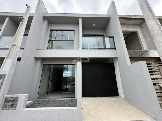 Casa nova disponível para locação anual no Centro em Penha/ SC. (Cód. 23673)