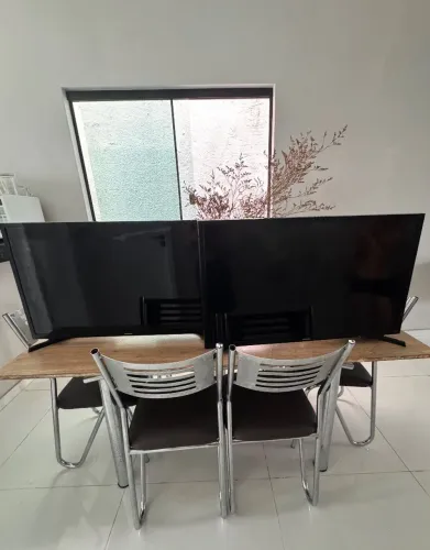2 tvs samsung 32 pol com a tela quebrada 