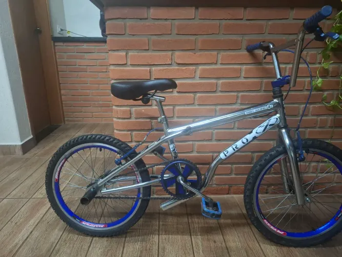 Bicicleta cross 20 cromada