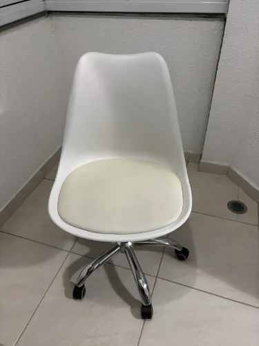 Cadeira de escritório branca
