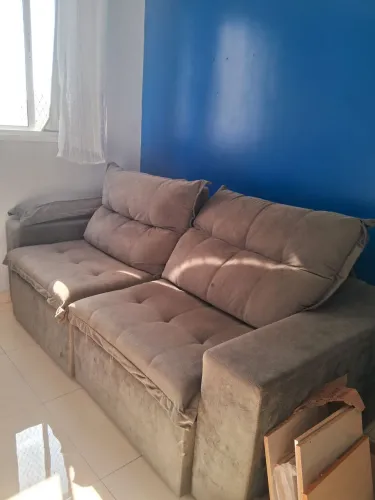 Sofá 2 lugares Retrátil com Puff
