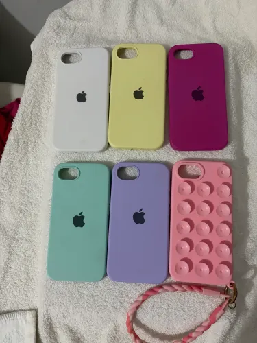iPhone 16e - 12 capinhas