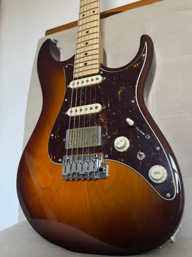 Guitarra Tagima Stella HSS Customy Pickups