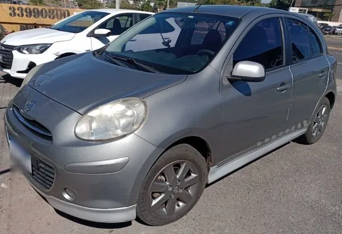 Nissan March SR 1.6 16V Flex Fuel 5P 2014