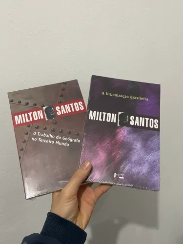 Livros Milton Santos - O Trabalho do Geógrafo no Terceiro Mundo e A Urbanização Brasileira