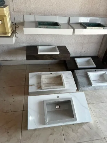 Pias esculpida em porcelanato