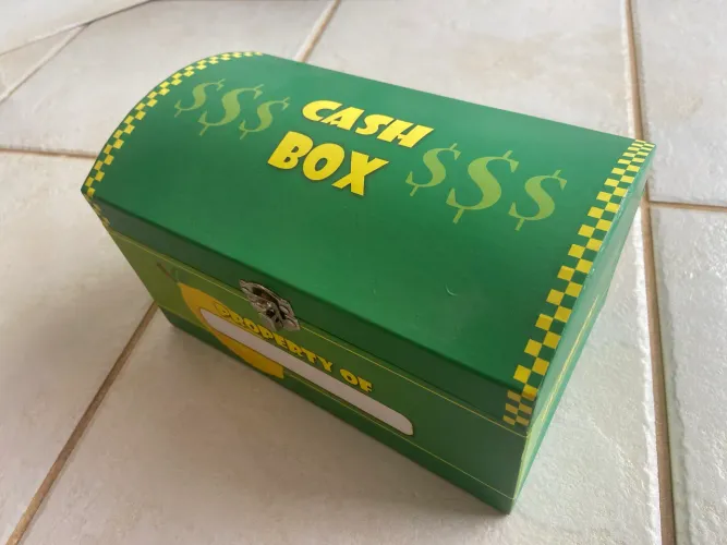 Caixa Porta Dinheiro (Cash Box) em Madeira com Bandeja para Moedas
