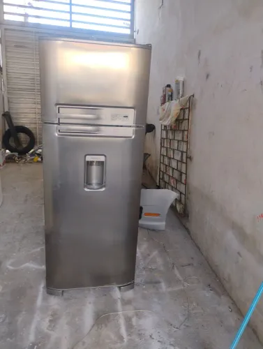 Geladeira inox Eletrolux