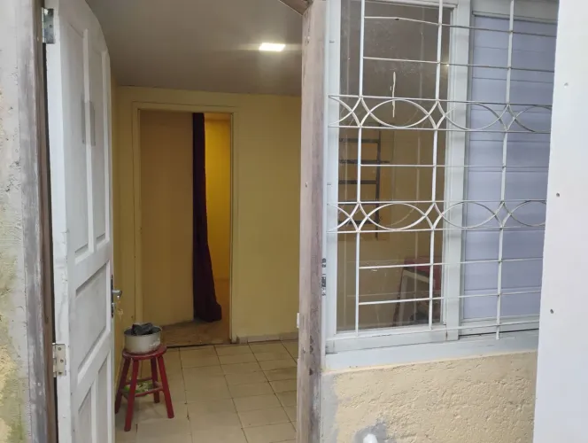 Duas peças e banheiro