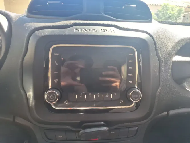 Rádio / Som Uconnect 5" Original Jeep Renegade + Moldura Painel