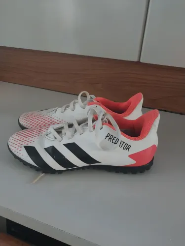 Chuteira adidas predator infantil (N°35)