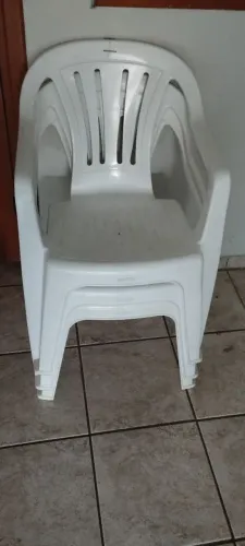 Cadeiras plásticos 