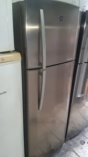 Vendemos essa geladeira GE original, com 90 dias de garantia