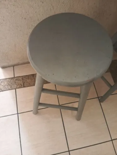 Banqueta de madeira 