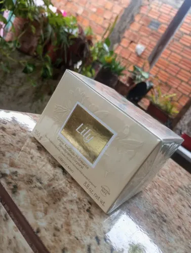 Hidratante Lily lacrado (o boticário)