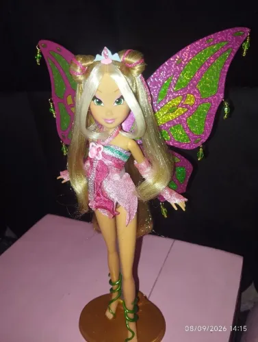 Boneca winx flora Enchantix