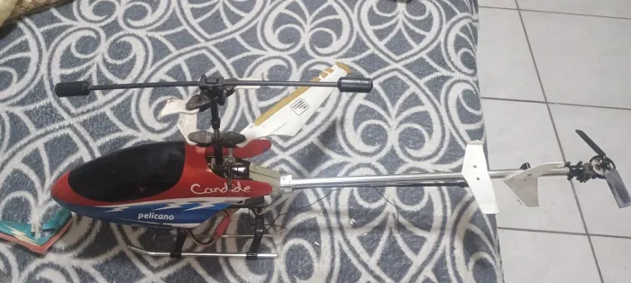Helicóptero Candide pelicano