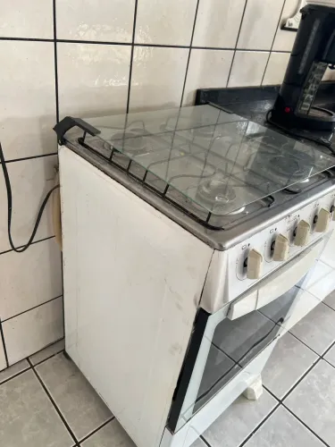 Fogão quatro bocas
