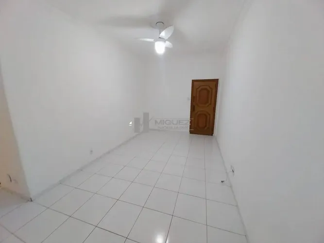 Apartamento à Venda, Rua do Russel, Glória. 2 Quartos com Vaga. Código 23897