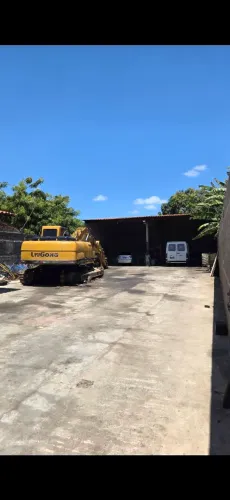 Galpão- garagem Granja lisboa