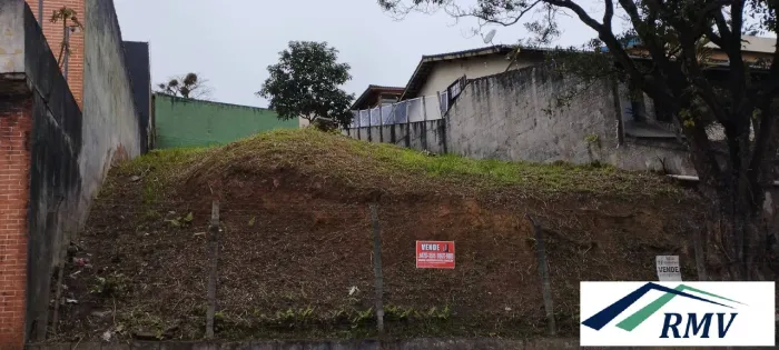 Terreno próximo ao centro comercial do Riacho Grande.