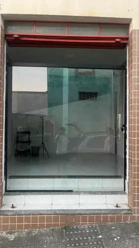 Porta de vidro 2 folhas, tamanho total da porta: 2,05 de largura e 2,10 de altura