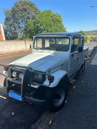 Toyota Band.Picape Chassi Longo Diesel 2001