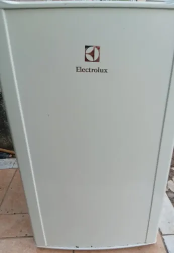 Frigobar Grande da Eletrolux 121 litros 220v
