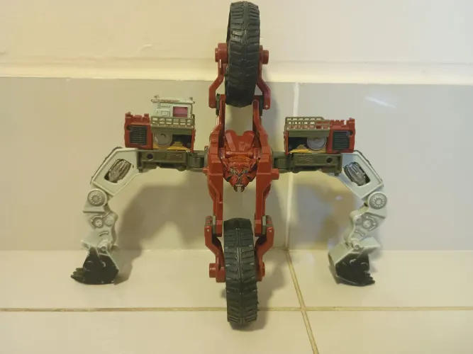 Boneco scavenger demolishor Voyager Transformers rotf hasbro