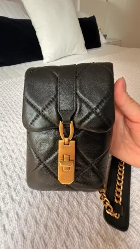 Mini Bag Preta Couro Matelassê Porta-Celular Arezzo