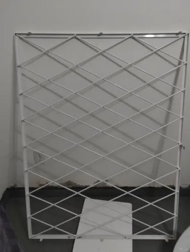 Vendo grade de janela zincada e pintada a pó 1m x 1,30m