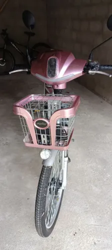 Bike elétrica tem chave reserva com controle e liga também no cartão