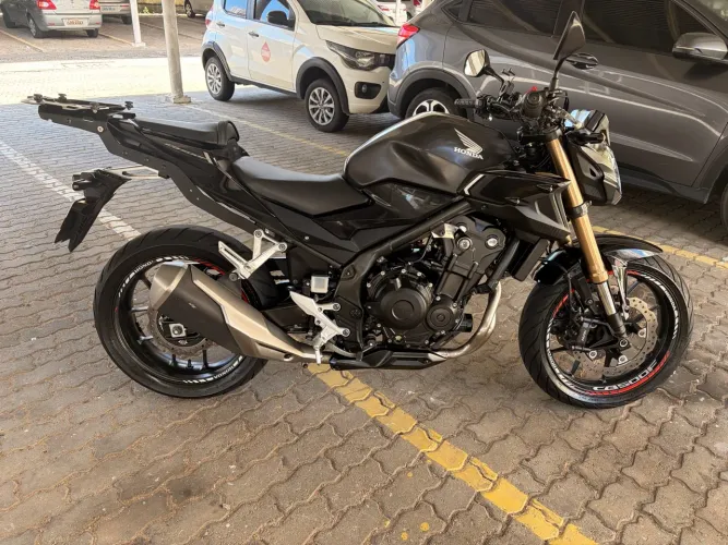 CB 500f ano 2024 com baixa quilometragem. 
