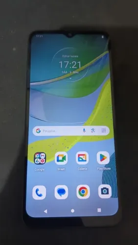 Celular Moto E13